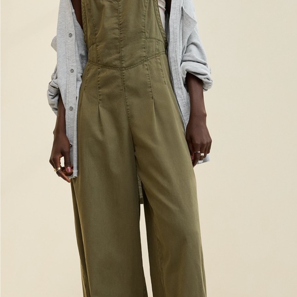 Aerie Sage Green Casual Overalls - Picture 2 of 12